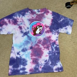 Buc-ees tie dye t shirt.